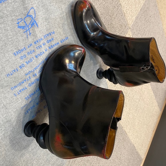 John Fluevog Rock Stars booties style #1268046 size 8